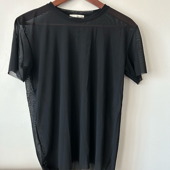 Sheer Wilfred Black Tshirt - Picture 1 of 3